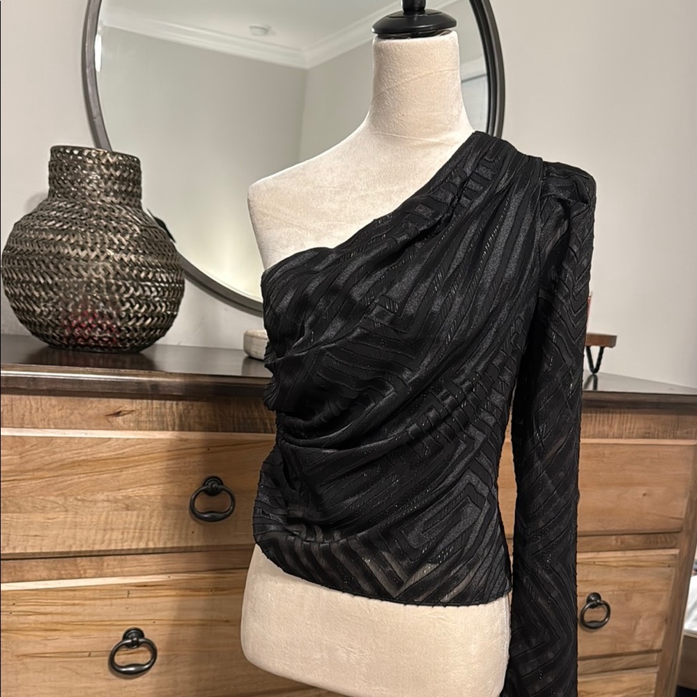 Black One-Shoulder Top